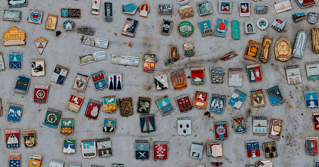Assorted metal hair pins and U-shaped grips laid out on a neutral surface for a hair pins buying guide