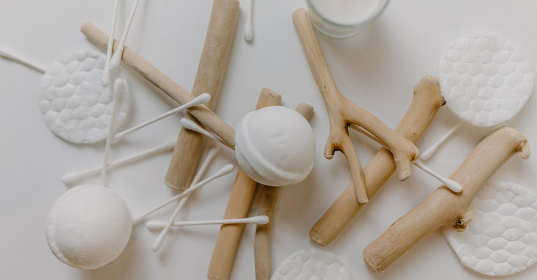 A flatlay of different cotton pads and rounds for a cotton pads & rounds buying guide UK, showing textured, smooth, and reusable options on a clean surface.