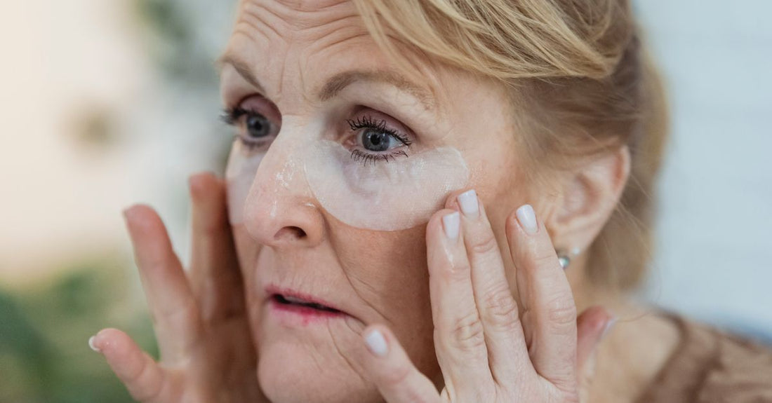 Silicone wrinkle patches arranged on a clean surface for a wrinkle patches buying guide UK article.