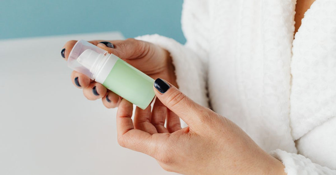 A bottle of the best foundation primer for large pores, designed to blur and smooth skin texture for a flawless makeup base.
