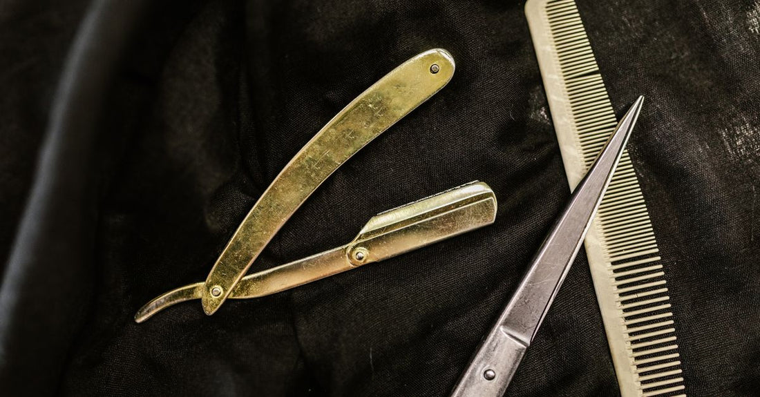 Close-up of stainless steel best trimmer & clipper blades UK 2026 on a clean surface.