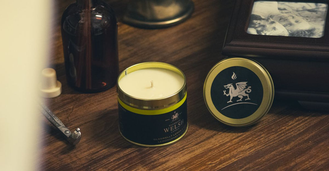 Best hair wax for short hair UK tin on a clean surface with natural light, showcasing a matte texture styling product.