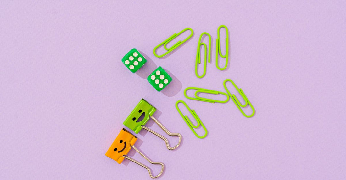A collection of best claws 2026 hair clips in various sizes and finishes, arranged on a neutral background.