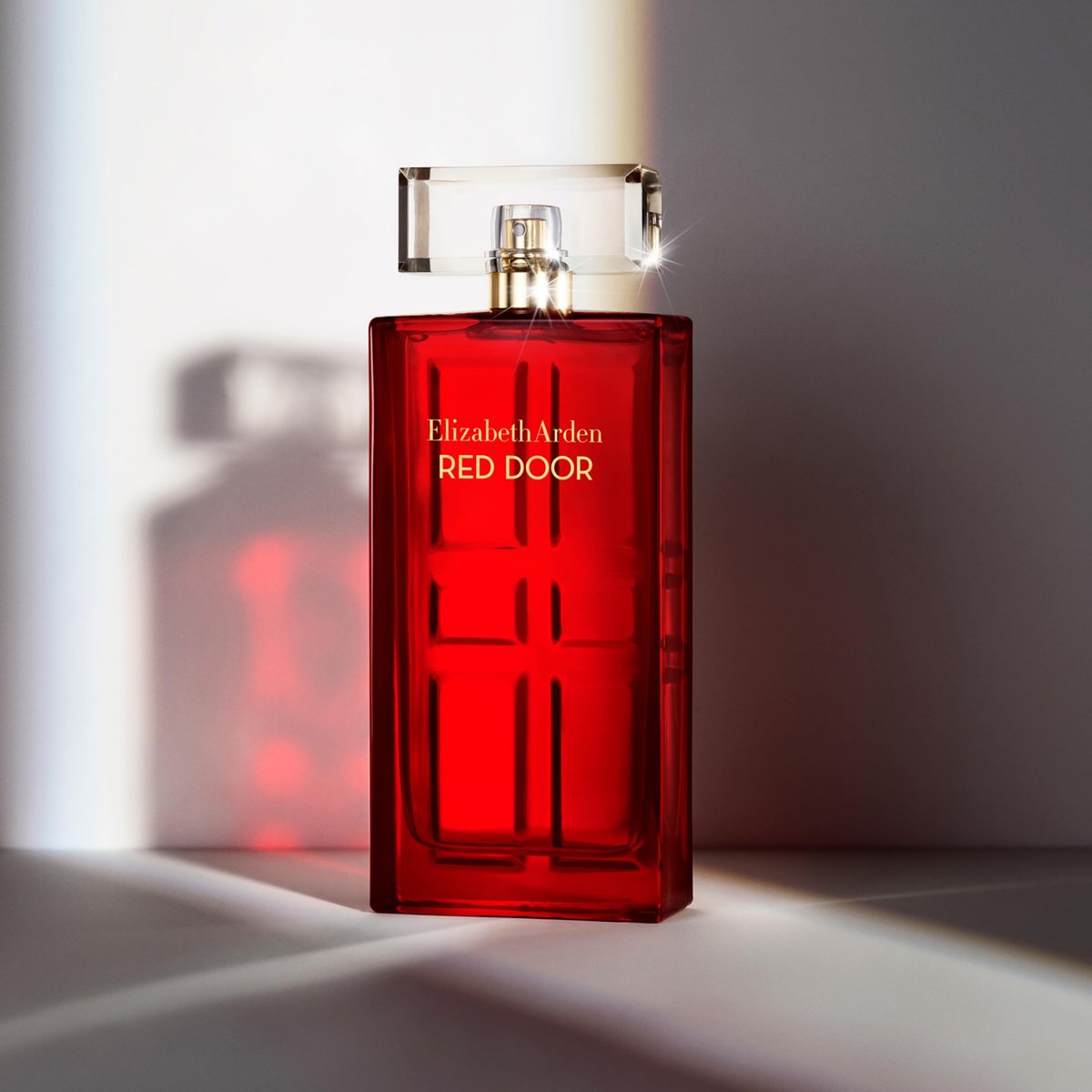Elizabeth Arden Red Door Eau de Parfum for Women – Floral Fragrance with Freesia, Roses & Sandalwood – 1.7 fl oz Avelisse