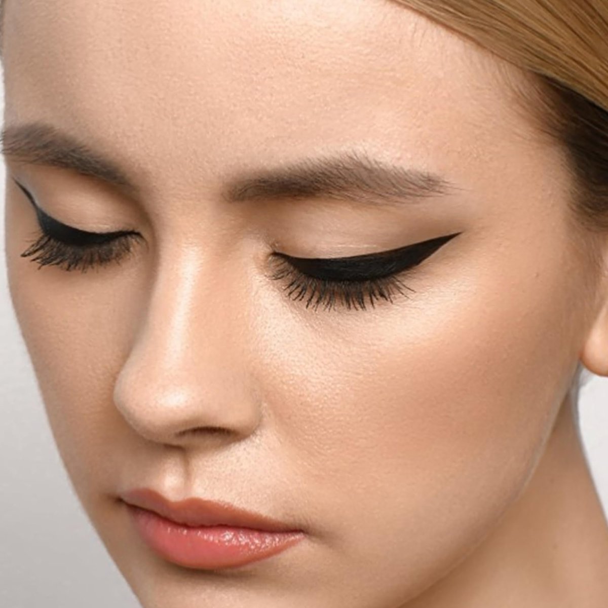 Lord & Berry Inkglam Eyeliner - Waterproof 24 Hour Wear, Shiny Finish, Black 1121 - görsel 5