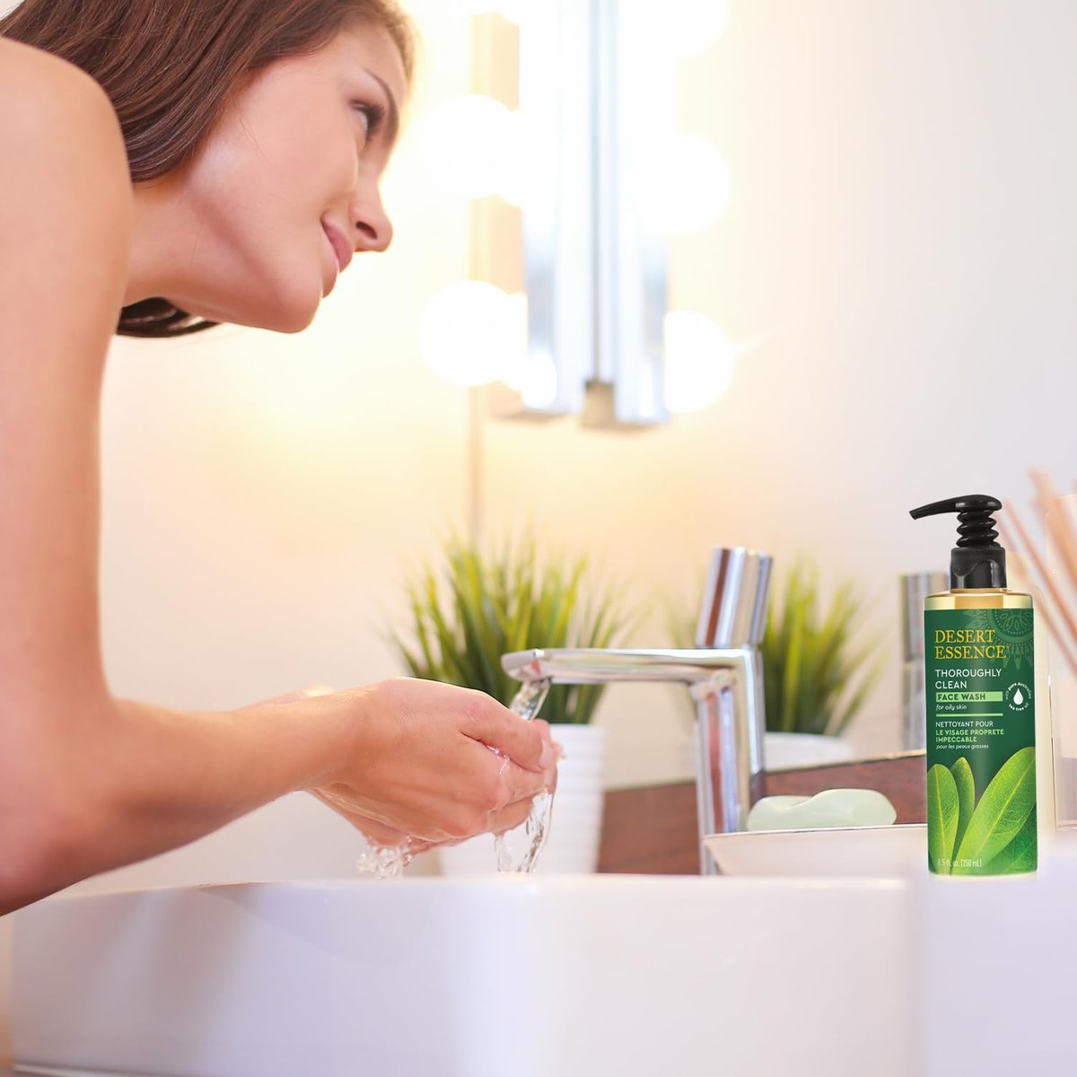 Desert Essence Tea Tree Face Wash 32 fl oz - Gentle Castile Facial Cleanser with Natural Tea Tree Oil for Daily Use, Sensitive & Oily Skin - Vegan & Cruelty-Free - görsel 17