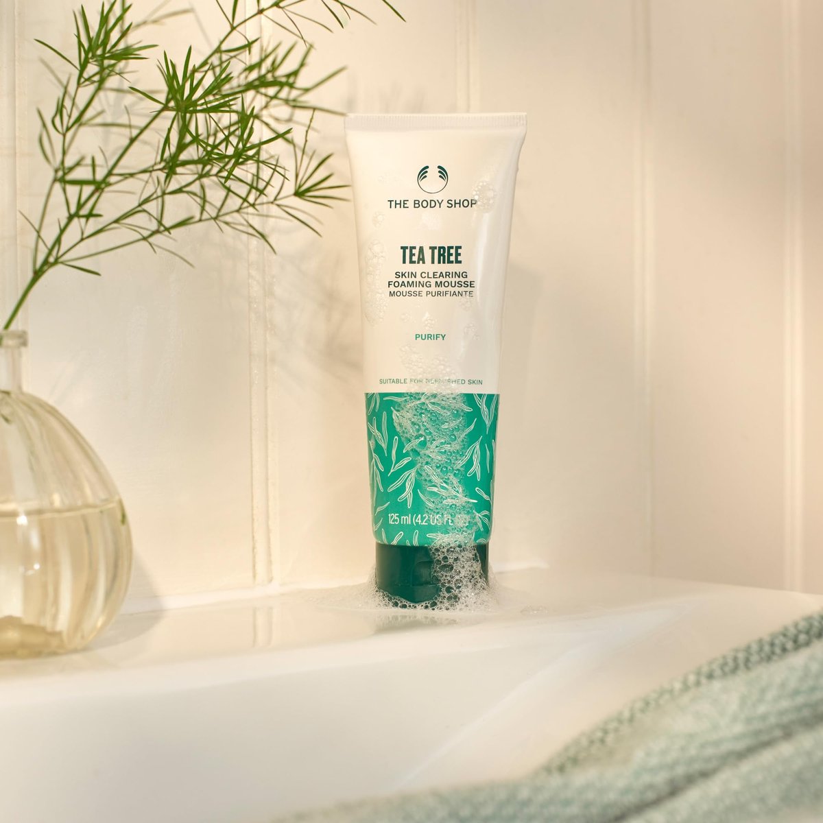 The Body Shop Tea Tree Skin Clearing Foaming Cleanser – Purifying Face Wash for Oily & Blemished Skin – Vegan – 4.2 Fl Oz Avelisse