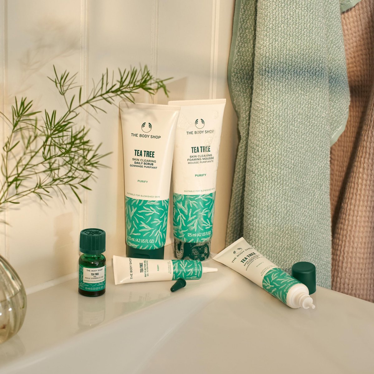 The Body Shop Tea Tree Skin Clearing Foaming Cleanser – Purifying Face Wash for Oily & Blemished Skin – Vegan – 4.2 Fl Oz Avelisse