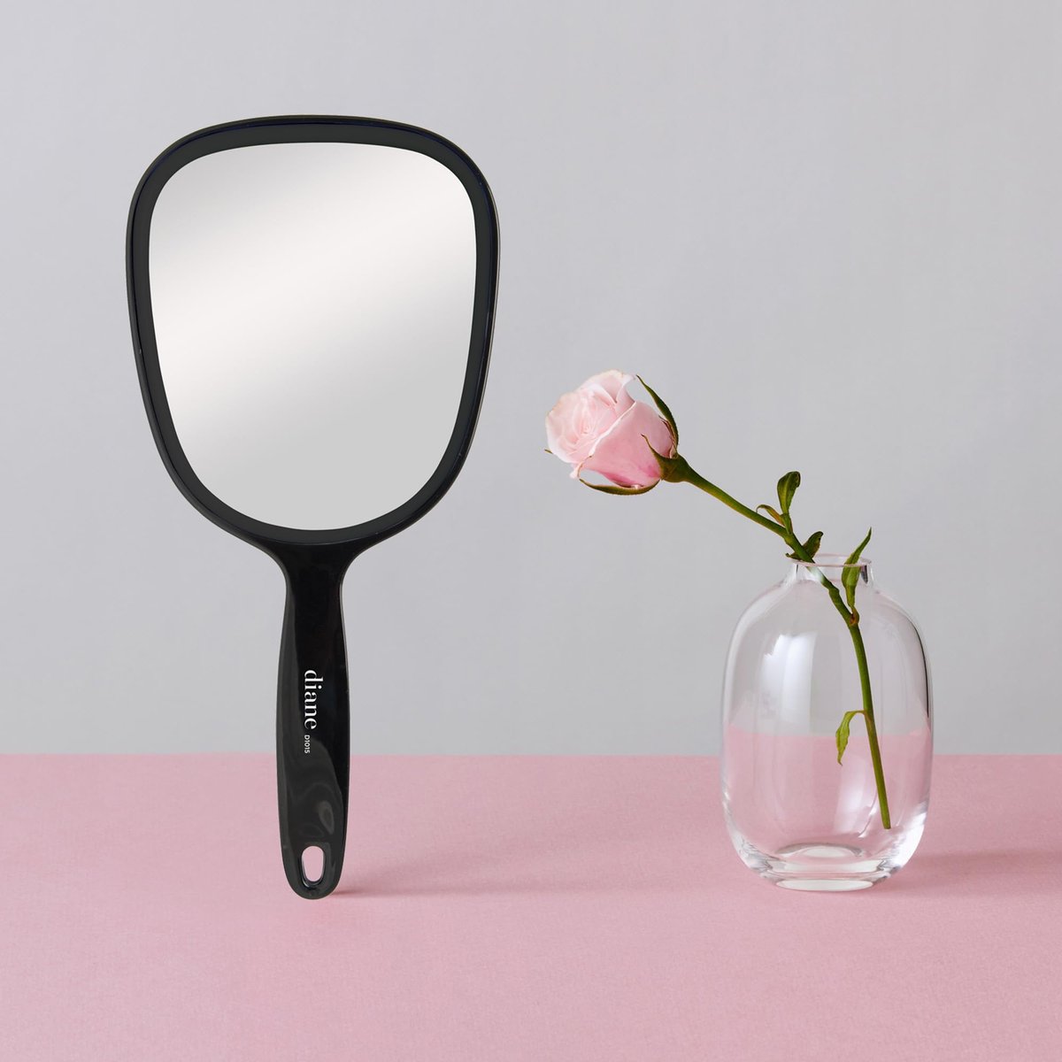 Diane Hand Mirror – Standard 1X Magnification Hand Held Mirror, Single Sided Vanity Makeup Mirror for Women, Men, Salon, Barber, Shaving, and Travel, Medium 5" x 11" In Black - görsel 5