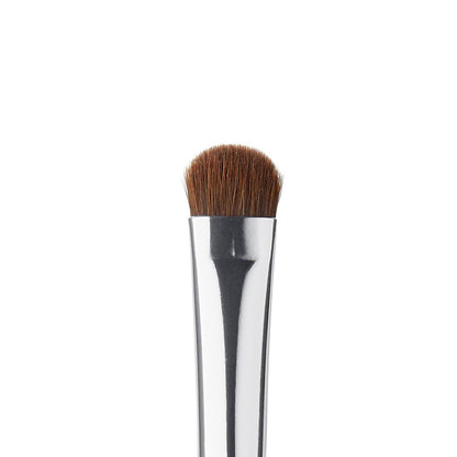 e.l.f. Small Eyeshadow Brush – Precision Eye Contouring & Blending Brush with Curved Design, Vegan & Cruelty-Free