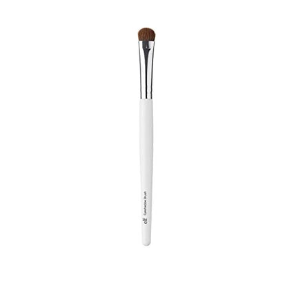 e.l.f. Small Eyeshadow Brush – Precision Eye Contouring & Blending Brush with Curved Design, Vegan & Cruelty-Free