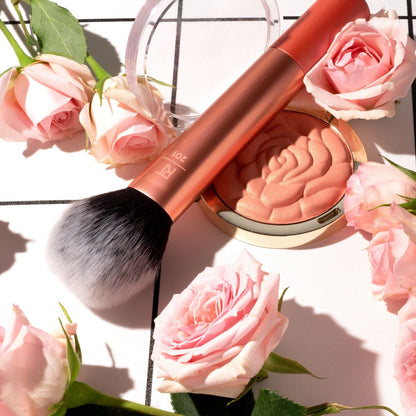 Real Techniques Cruelty Free Powder Brush – Ultra Plush Custom Cut Synthetic Bristles for Flawless Bronzer & Powder Application
