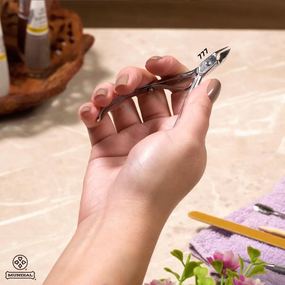 Professional Cuticle Nipper MUNDIAL 777 – Stainless Steel Manicure & Pedicure Trimmer Avelisse