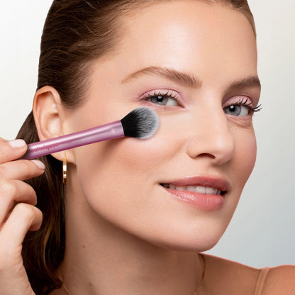 Real Techniques Setting Brush – Ultra Plush Custom Cut Synthetic Bristles, Extended Aluminum Ferrule, Buildable Coverage