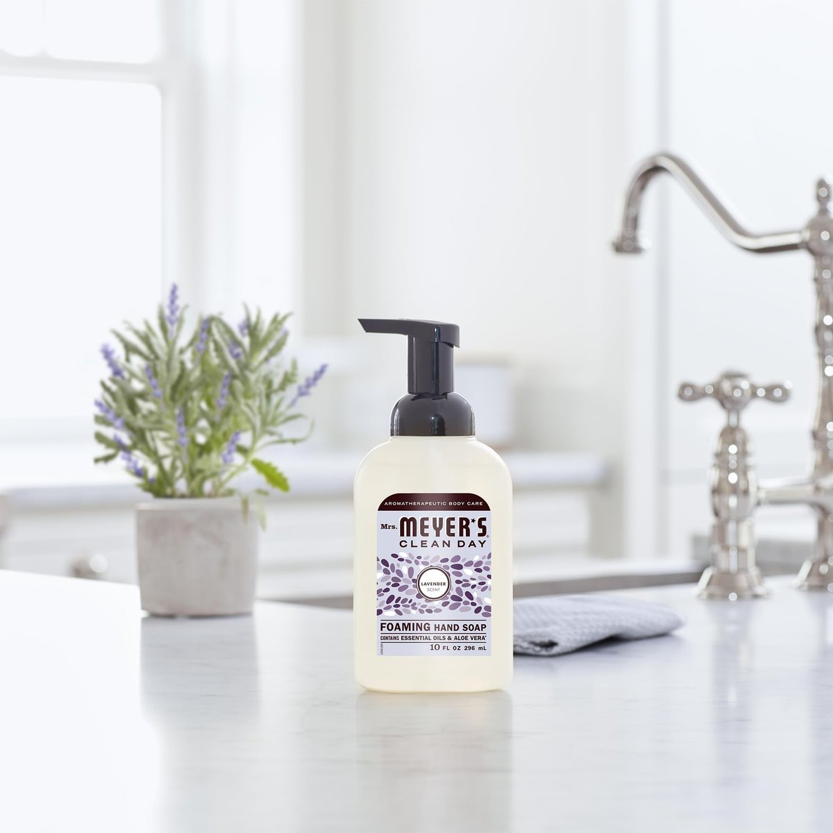 Mrs. Meyer's Clean Day Foaming Hand Soap, Lavender Scent, 10 Ounce Bottle - görsel 7