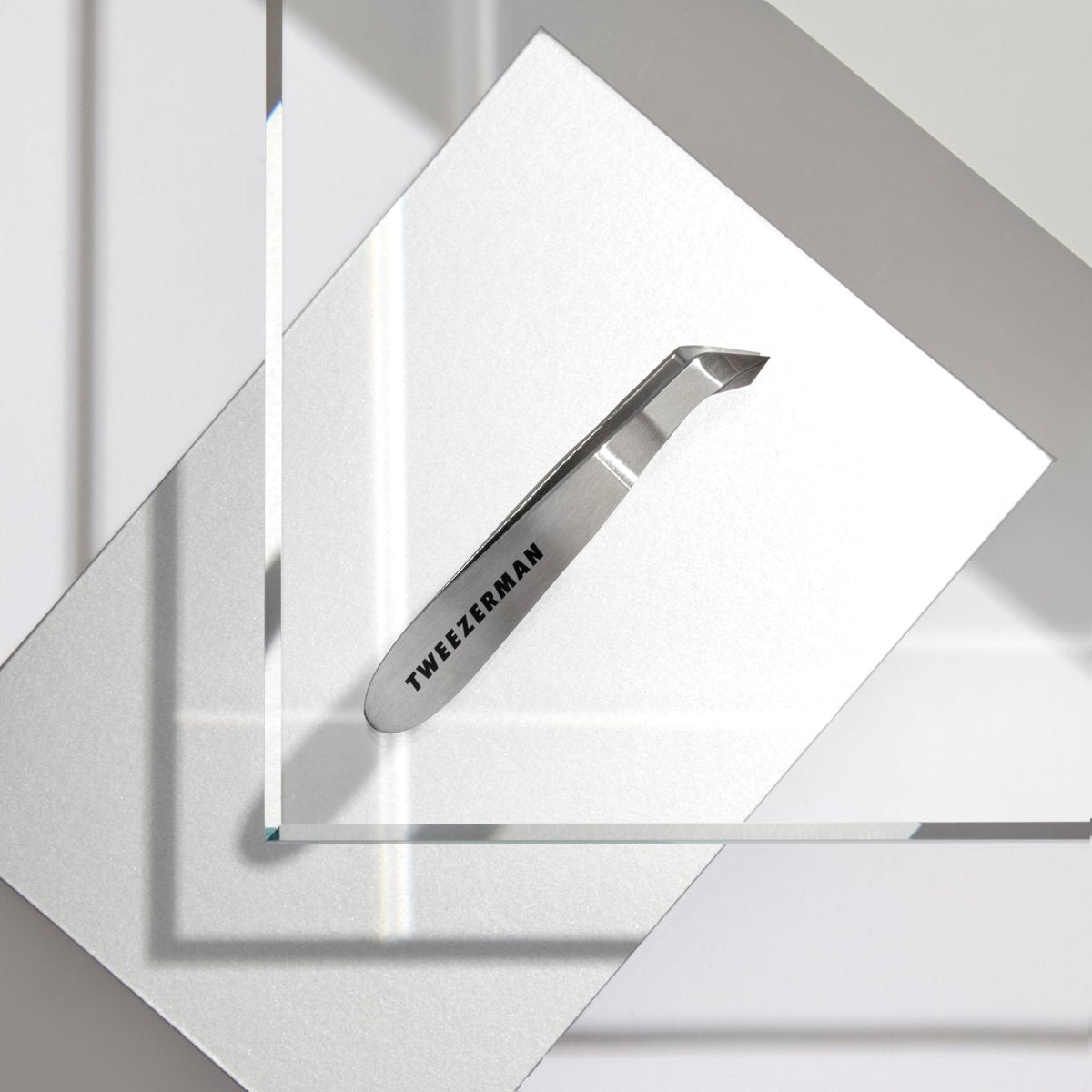 Tweezerman Mini Squeeze Cuticle Nipper – Precision Stainless Steel Cuticle Nipper for At-Home Manicure & Pedicure - görsel 15