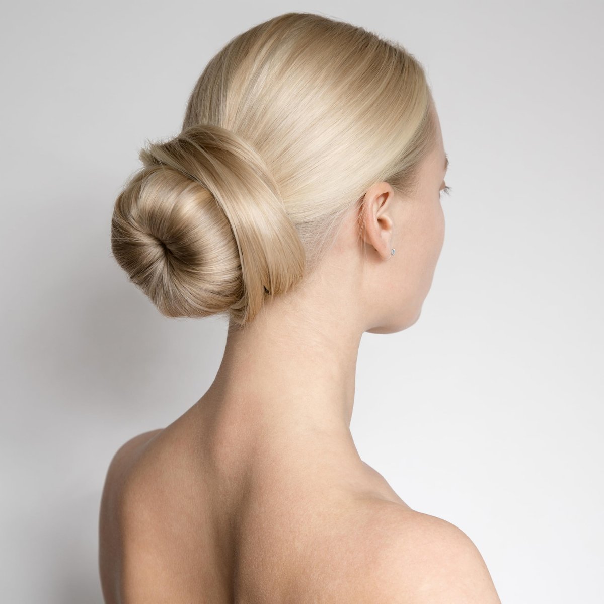 Diane Jumbo Hair Donut for Updos and Sock Bun Hairstyles, 5.5 Inches, Black - görsel 3