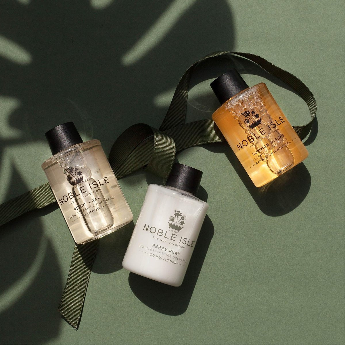 Noble Isle Travel Trio Gift Set – Luxury Miniatures for On-the-Go - görsel 11