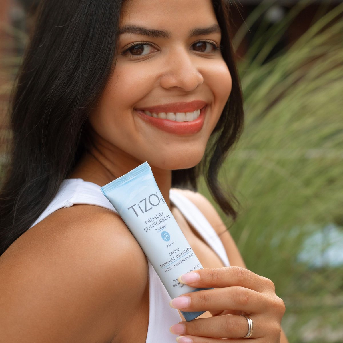 TiZO3 Facial Mineral Sunscreen and Primer, Tinted Broad Spectrum SPF 40 with Antioxidants, Sheer Matte Finish, Fragrance-Free, Oil-Free, Dermatologist-Recommended, PA+++, 1.75 oz Avelisse
