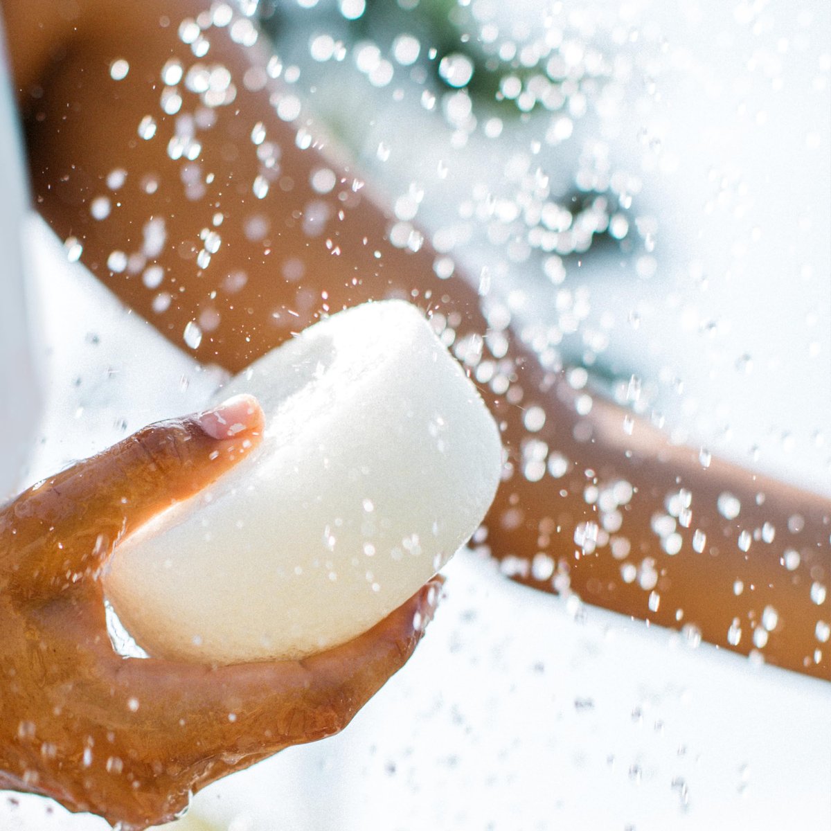 kai Body Buffer – 2 Count Exfoliating Bath Sponges with Built-in Cleanser, Gardenia Scent, Vegan & Cruelty-Free Avelisse