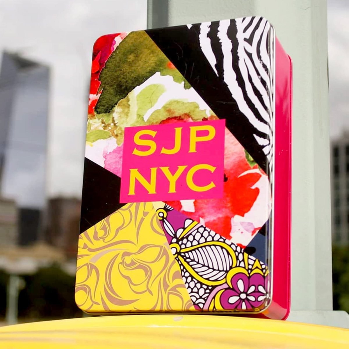 SJP NYC By Sarah Jessica Parker Eau de Parfum Spray for Women - 3.4 oz - Adventurous, Enticing Floral Fruity Musk Fragrance Avelisse