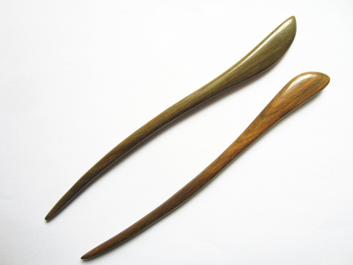 Natural Green Sandalwood Hair Sticks – Handmade Carved Swiming Fish Hair Pins, Pack of 2 - görsel 1