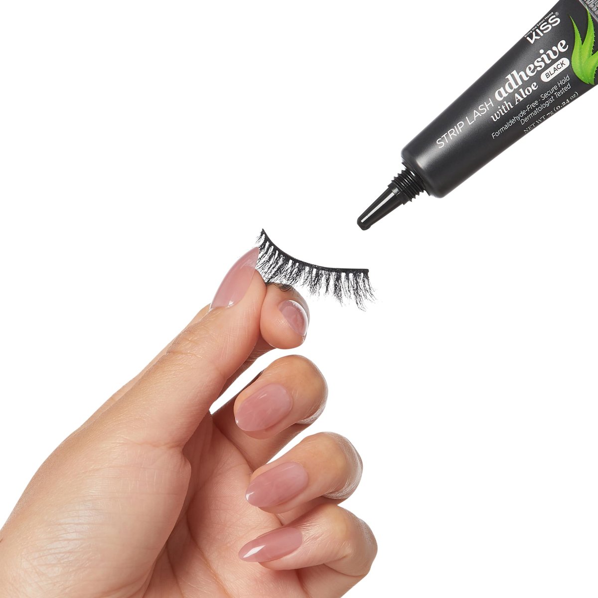 KISS Black Strip Lash Adhesive with Aloe – Secure Hold, Latex-Based, Dermatologist Tested, 0.24 oz - görsel 11