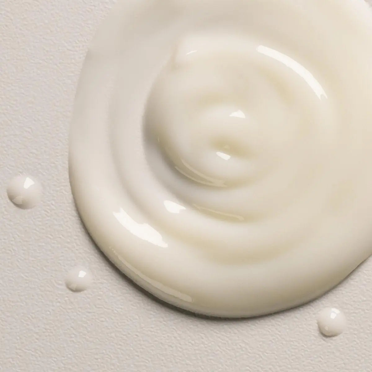 Davines OI All In One Milk Leave-In Conditioner Spray - Heat Protectant, Detangler & Frizz Control - Travel Size 1.69 oz Avelisse