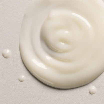 Davines OI All In One Milk Leave-In Conditioner Spray - Heat Protectant, Detangler & Frizz Control - Travel Size 1.69 oz Avelisse