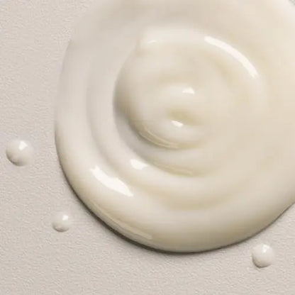 Davines OI All In One Milk Leave-In Conditioner Spray - Heat Protectant, Detangler & Frizz Control - Travel Size 1.69 oz Avelisse
