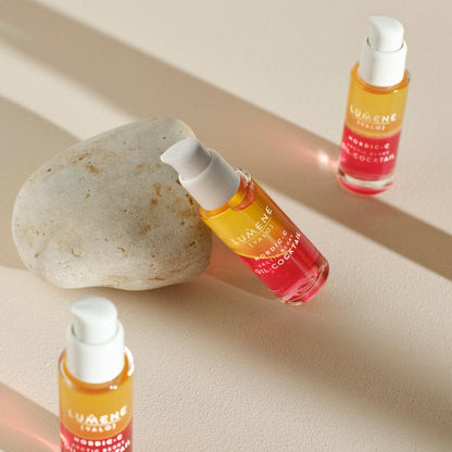 Lumene Nordic-C [Valo] Arctic Berry Face Oil - Antioxidant-Rich Hydrating Serum with Vitamin C, Vitamin E & Hyaluronic Acid - Replenishes and Plumps Dry Skin - Vegan Skin Care (30 ml) Avelisse