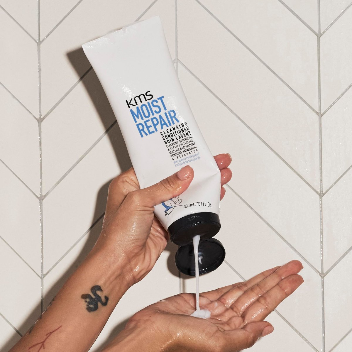 KMS MoistRepair Cleansing Conditioner 275 ml | Gentle Co-Wash for Damaged Hair Avelisse