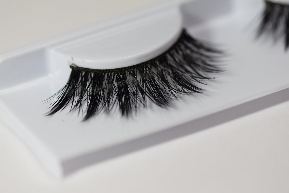 Miss Lash M157 False Eyelashes - 4 Pairs (Pack of 8) | Dramatic Volume Lashes - görsel 2