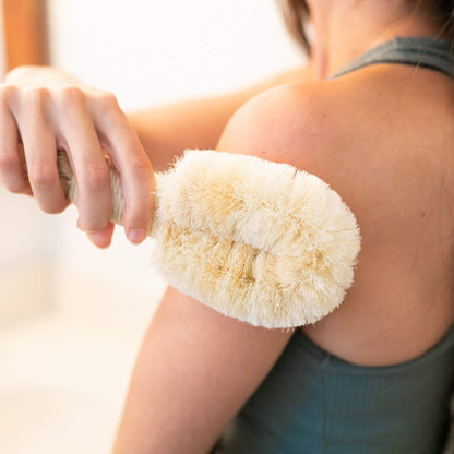 GranNaturals Bath & Shower Dry Skin and Body Sisal Brush – Natural Fibers for Exfoliation, Circulation & Cellulite Reduction