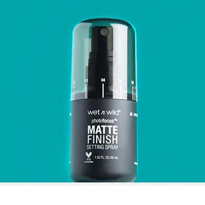 wet n wild Photo Focus Setting Mist - Matte Appeal, Lightweight & Nourishing Aloe Formula, Up to 24HR Wear, Vegan & Cruelty-Free