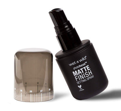 wet n wild Photo Focus Setting Mist - Matte Appeal, Lightweight & Nourishing Aloe Formula, Up to 24HR Wear, Vegan & Cruelty-Free