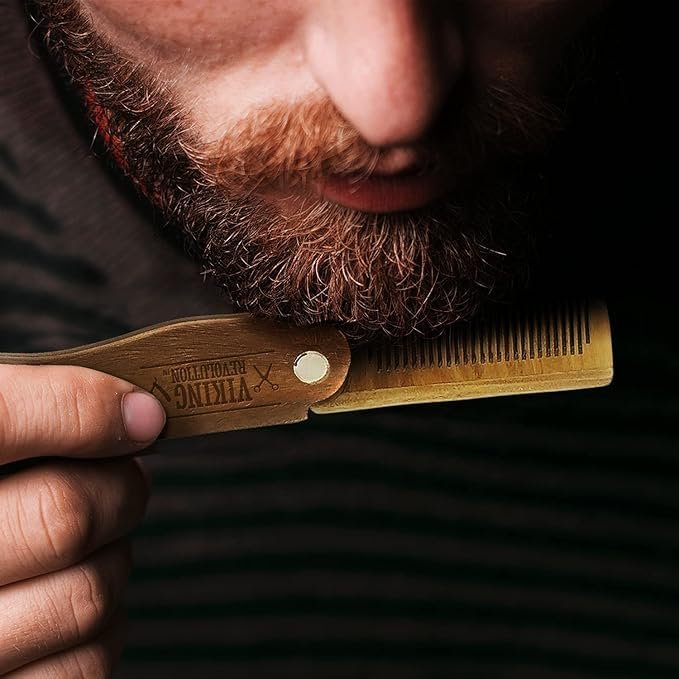 Folding Beard Comb with Carrying Pouch for Men – All Natural Wooden Beard Comb in Gift Box – Green Sandalwood Comb for Grooming & Combing Hair, Beards and Mustaches by Viking Revolution - görsel 7