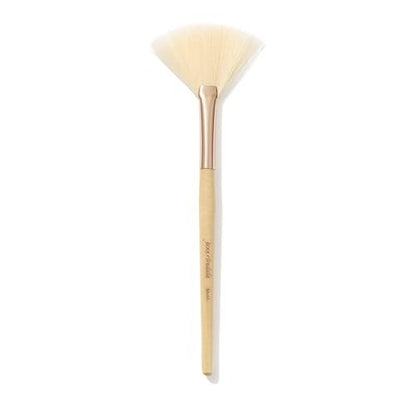 jane iredale White Fan Brush – Precision Powder & Highlighter Brush