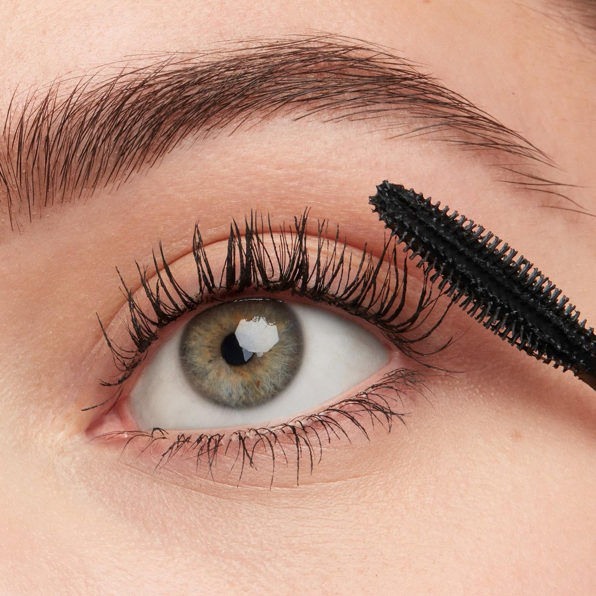 Smashbox Super Fan Lash Lengthening Mascara – Fanned-Out Volume & Length, Long-Wearing, No Clumping, 0.34 Fl Oz, Black Avelisse