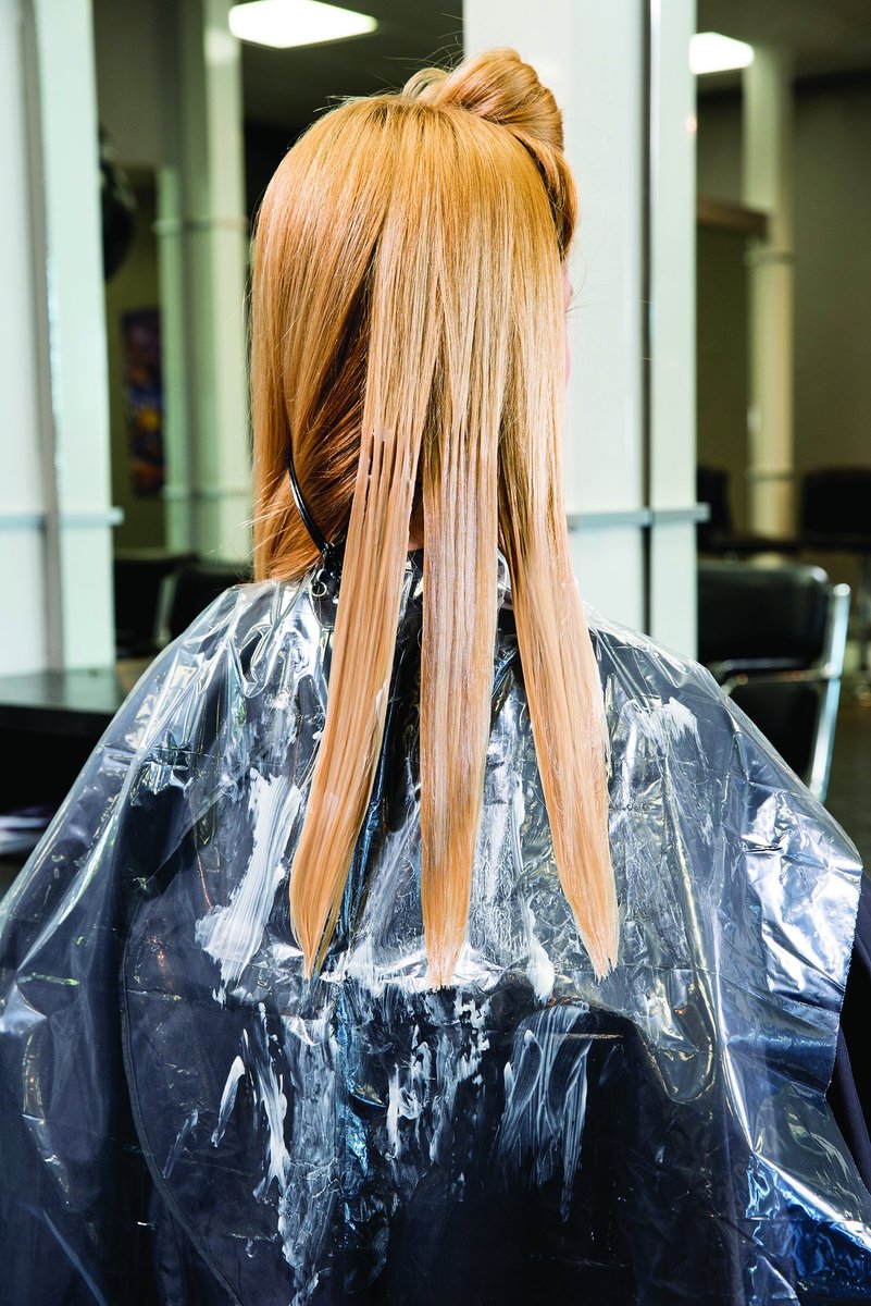 FRAMAR Backwards Bib Disposable Hair Cutting Capes – 50 Transparent Biodegradable Salon Capes for Hair Dye and Barbering Avelisse