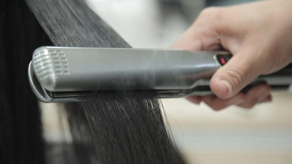 Lizze Extreme Professional Hair Straightener | Original Nano Titanium Technology | 250°C (480°F) - 110V Avelisse