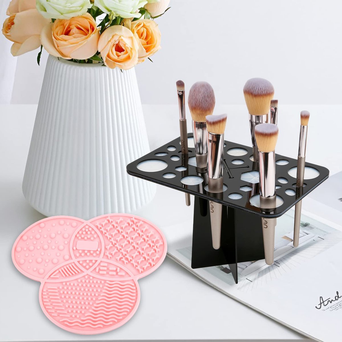 Diolan Makeup Brush Cleaning Mat & Drying Rack - 28 Holes Brush Holder, Silicone Rubber Clover Shaped Mat Cleaner - Black & Pink - görsel 13