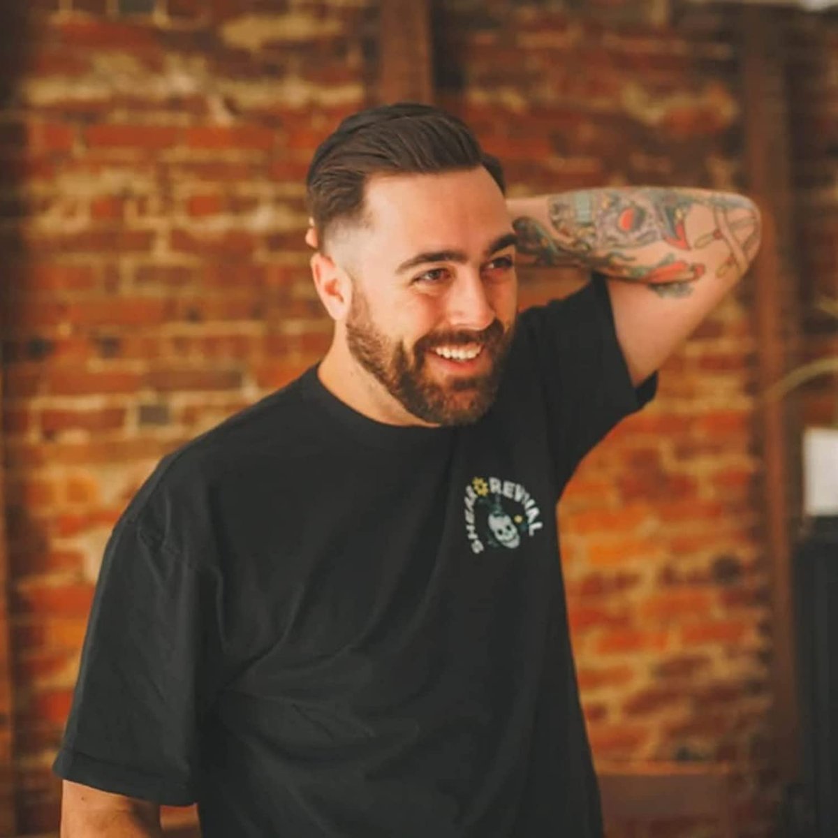 Shear Revival Easy Tiger Traditional Pomade – Strong Hold, Natural Citrus & Cyprus Scent, 3.4 oz Avelisse