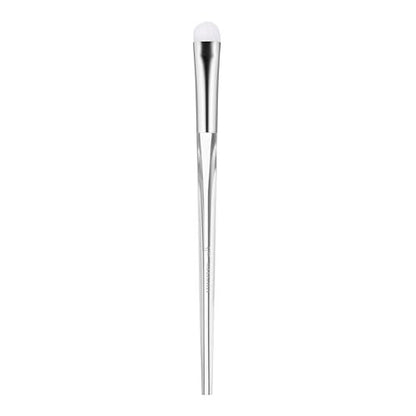 e.l.f. Precision Eyeshadow Brush – Medium Tapered Synthetic for Blending & Contouring