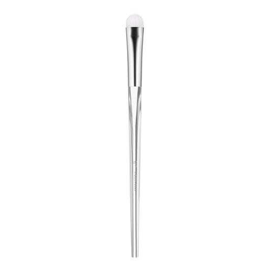 e.l.f. Precision Eyeshadow Brush – Medium Tapered Synthetic for Blending & Contouring