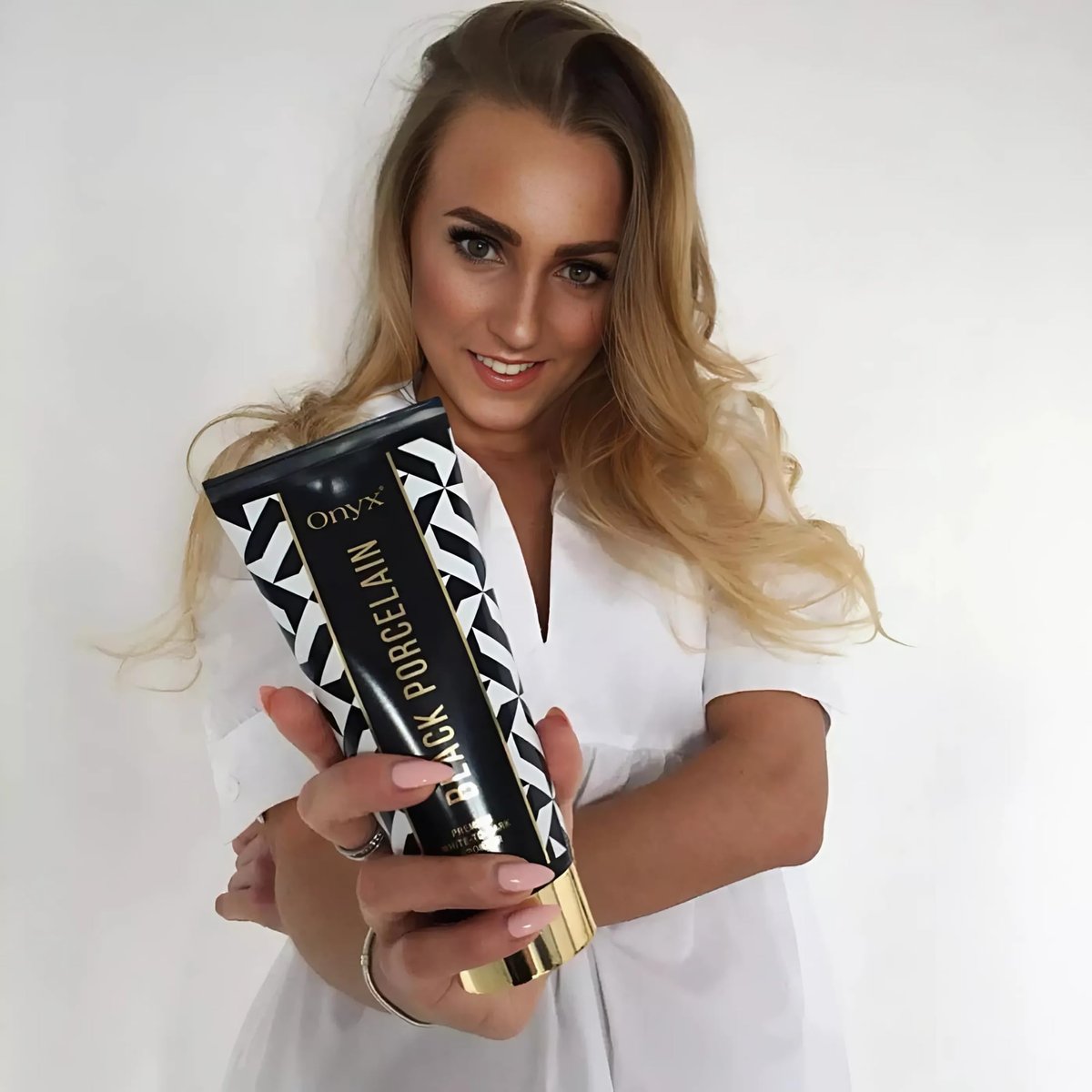 Onyx Black Porcelain White Bronzer Lotion for Tanning Beds - Indoor Bronzing Accelerator with DHA and Erythrulose | No Stain No Streak Formula for Darker Looking Color | 6.76 fl oz - görsel 5