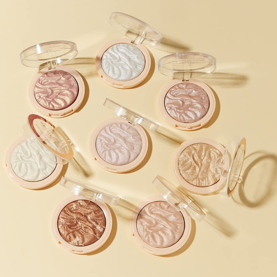 Revolution Reloaded Pressed Powder Highlighter – Dare to Divulge – Intensely Pigmented Highlighter for a Dewy, High-Impact Glow - görsel 10