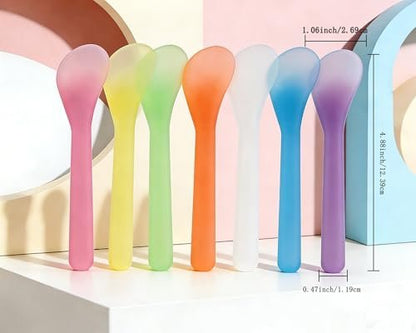 QsQueen 100 PCS Cosmetic Spatulas, 7 Colors – Reusable Hygienic Makeup Scoop for Face Masks, Creams & Skincare, Flexible PP Tool for Mixing, Sampling, DIY, Salon & Travel