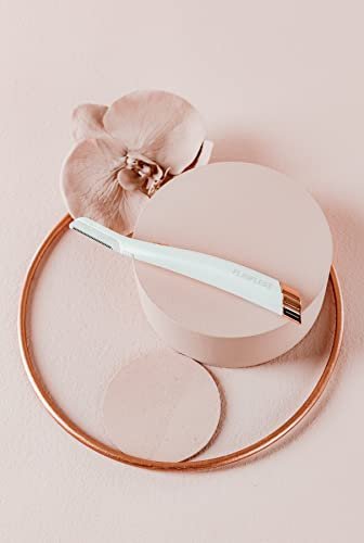 Finishing Touch Flawless Dermaplane Glo Lighted Facial Exfoliator – Non-Vibrating, Includes 6 Replacement Heads, White/Rose Gold Avelisse