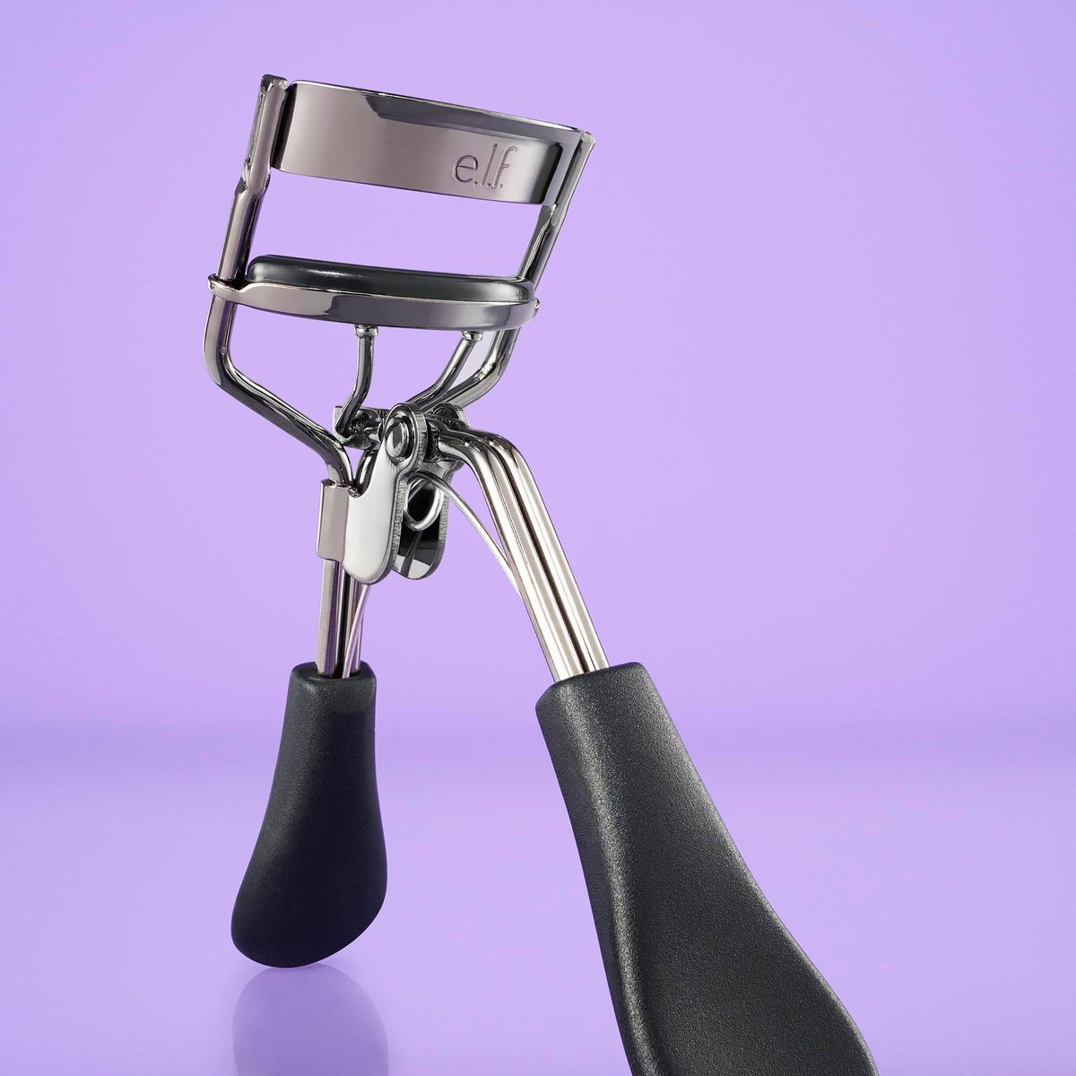 e.l.f. Pro Eyelash Curler – Stainless Steel Lash Curler for Long-Lasting Natural Curl, Ergonomic Design, Includes Replacement Pad, Fits All Eye Shapes - görsel 6